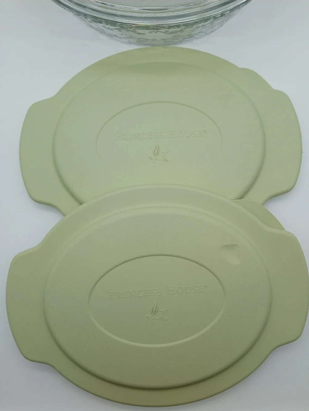 Princess House Fantasia 3-quart covered casserole dish 